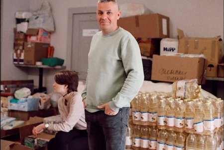 Более 13,5 тысячи малообеспеченных одесситов и переселенцев получили продукты, одежду, товары гигиены в пунктах гуманитарной помощи (фото)