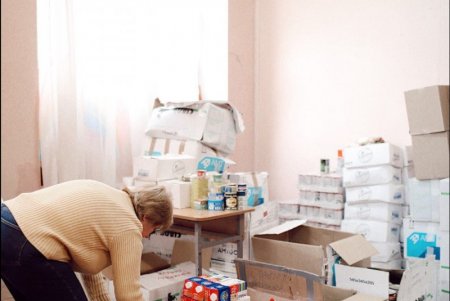 Более 13,5 тысячи малообеспеченных одесситов и переселенцев получили продукты, одежду, товары гигиены в пунктах гуманитарной помощи (фото)