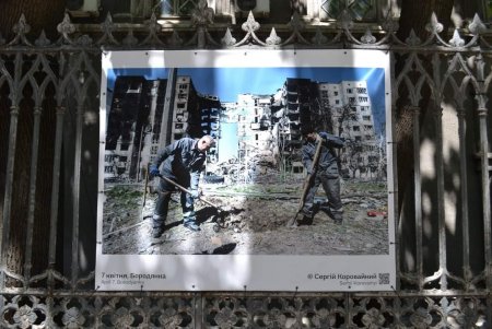 В Одессе открылась выставка украинской военной фотографии «Пліч-о-пліч» (фото)