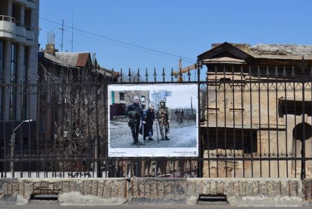 В Одессе открылась выставка украинской военной фотографии «Пліч-о-пліч» (фото)