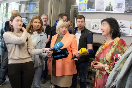 Всемирный клуб одесситов презентовал Международную выставку карикатур — «Русский военный корабль, иди нах*й!» (фоторепортаж) 