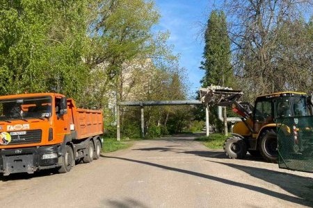 От ракетного обстрела Одессы пострадали более 200 квартир: коммунальщики продолжают ликвидировать последствия (фото)