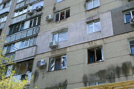 От ракетного обстрела Одессы пострадали более 200 квартир: коммунальщики продолжают ликвидировать последствия (фото)
