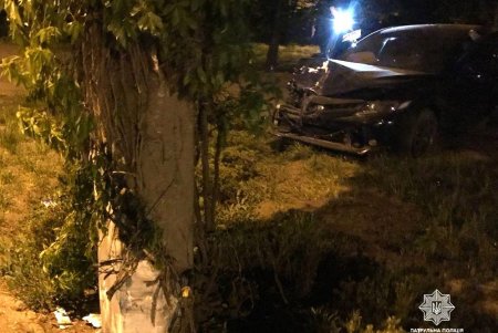 В Приморском районе пьяный водитель автомобиля Toyota врезался в Land Rover: пострадала женщина (фото)