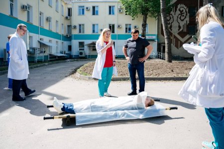 Одесские медработники отрабатывали навыки оказания помощи пострадавшим от химической атаки (фото)