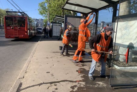 Более 400 специалистов ежедневно работают на дорогах Одессы (фото)