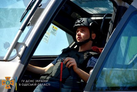 Пиротехники ГСЧС Одессы изъяли и уничтожили две авиабомбы современного производства (фото, видео)