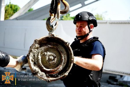 Пиротехники ГСЧС Одессы изъяли и уничтожили две авиабомбы современного производства (фото, видео)