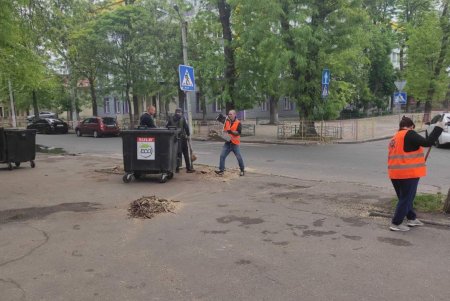 Коммунальщики ликвидировали стихийную свалку, которой «украсили» родной город некоторые безответственные одесситы