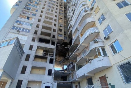 Две секции дома ЖК «Тирас», поврежденного от ракетного обстрела Одессы, планируют восстановить (фото)