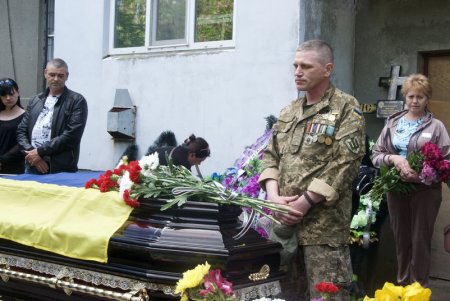 «Мы мечтали вернуться домой»: в Одесской области простились с погибшим военным медиком (фото)