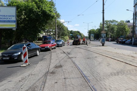 Во всех районах Одессы начались работы по восстановлению улично-дорожной сети (видеокомментарий)