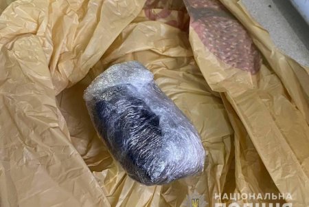 Две пенсионерки организовали в трех областях Украины оптовую продажу каннабиса (фото, видео)