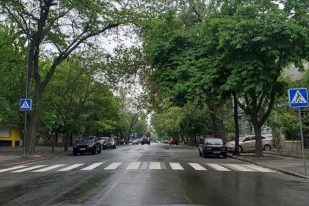 В Приморском и Суворовском районах обновлена дорожная разметка (фото)