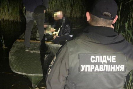 Одесские полицейские задержали преступную группировку, переправлявшую военнообязанных через лиман в Приднестровье (фото)