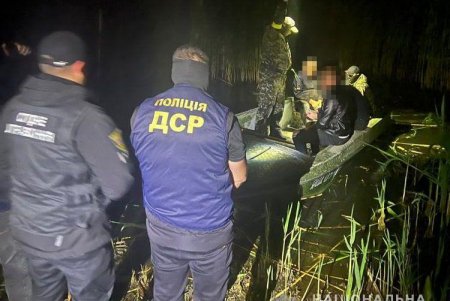 Одесские полицейские задержали преступную группировку, переправлявшую военнообязанных через лиман в Приднестровье (фото)
