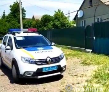 На юге Одесской области во время застолья мужчина USB-кабелем задушил собутыльника (фото)