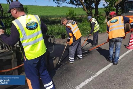 В Одесской области продолжаются ремонтные работы на дорогах государственного значения (фото)