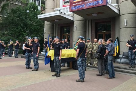 В Одессе простились с погибшим на Донбассе командиром 18-го отдельного батальона 35-й отдельной бригады морской пехоты (фото)