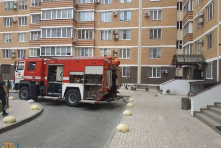В Черноморске спасатели за полчаса потушили пожар в многоэтажном доме (фото, видео) 