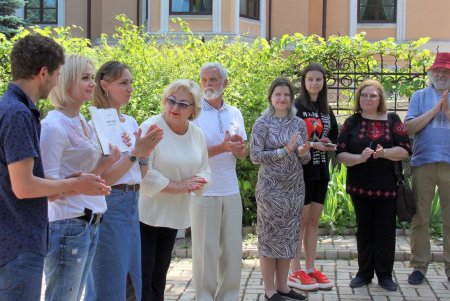 В Одессе открылась выставка-благодарность Великобритании от художников Украины (фоторепортаж) 