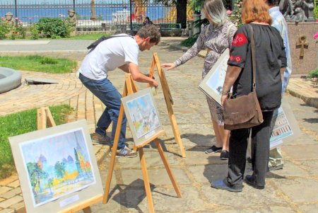 В Одессе открылась выставка-благодарность Великобритании от художников Украины (фоторепортаж) 