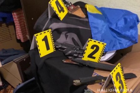 В центре города мужчина хранил в автомобиле мачете и марихуану, а в доме — оружие и боеприпасы (фото, видео) 
