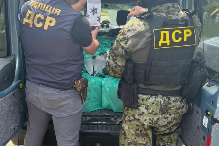 Бизнесмен из Раздельнянского района под видом брендового алкоголя продавал суррогат (фото, видео)