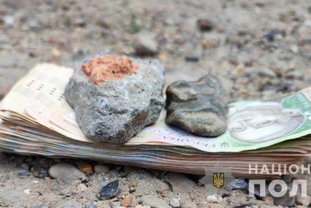 Бизнесмен из Раздельнянского района под видом брендового алкоголя продавал суррогат (фото, видео)