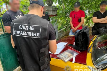Бизнесмен из Раздельнянского района под видом брендового алкоголя продавал суррогат (фото, видео)