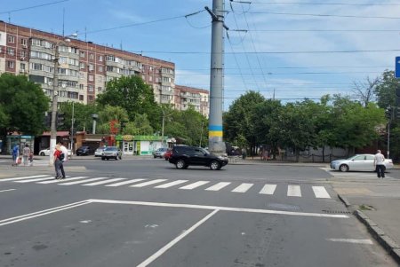 В Киевском районе проводится разметка велодорожек (фото)