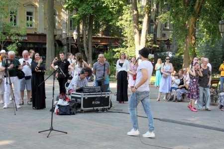 В Городской саду прошел музыкальный марафон в поддержку ВСУ (фоторепортаж)
