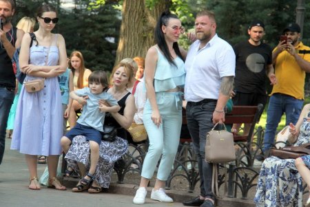В Городской саду прошел музыкальный марафон в поддержку ВСУ (фоторепортаж)