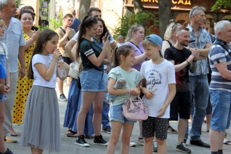 В Городской саду прошел музыкальный марафон в поддержку ВСУ (фоторепортаж)