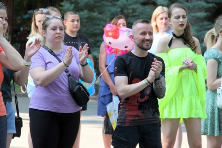 В Городской саду прошел музыкальный марафон в поддержку ВСУ (фоторепортаж)