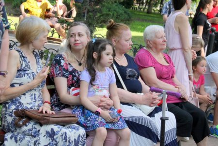 В Городской саду прошел музыкальный марафон в поддержку ВСУ (фоторепортаж)