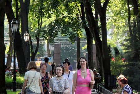 В Городской саду прошел музыкальный марафон в поддержку ВСУ (фоторепортаж)