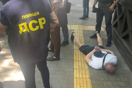 Двое мужчин организовали преступную схему для перевозки призывников за границу через Одесскую область (фото)