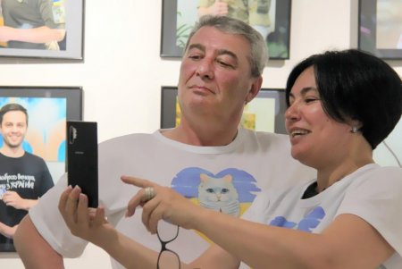 В Летнем театре Горсада открылась фотовыставка «От сердца к сердцу» (фоторепортаж)