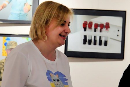 В Летнем театре Горсада открылась фотовыставка «От сердца к сердцу» (фоторепортаж)