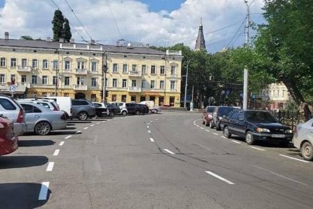 На Привокзальной площади появилась новая разметка (фото) 