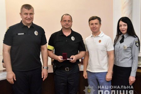 Одесская мэрия поздравила участковых офицеров полиции с профессиональным праздником (фото)