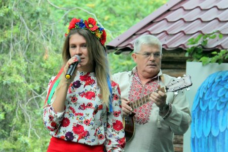 В Одесском зоопарке прошел День украинской песни (фоторепортаж)