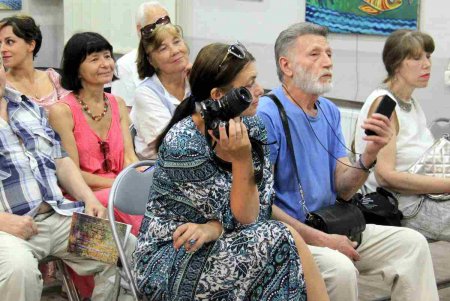 Портреты, одесские степи, цветы, животные и птицы: в Одессе открылась благотворительная выставка картин Аллы Крикун «TERRA MAJORIS/Земля предков» (фоторепортаж)