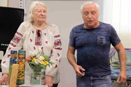 Портреты, одесские степи, цветы, животные и птицы: в Одессе открылась благотворительная выставка картин Аллы Крикун «TERRA MAJORIS/Земля предков» (фоторепортаж)
