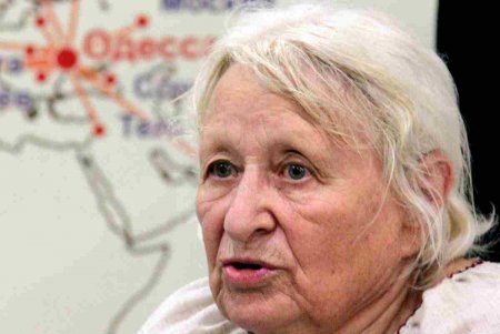 Портреты, одесские степи, цветы, животные и птицы: в Одессе открылась благотворительная выставка картин Аллы Крикун «TERRA MAJORIS/Земля предков» (фоторепортаж)