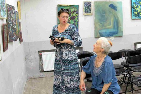 Портреты, одесские степи, цветы, животные и птицы: в Одессе открылась благотворительная выставка картин Аллы Крикун «TERRA MAJORIS/Земля предков» (фоторепортаж)