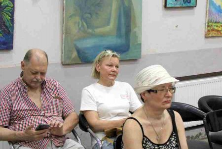 Портреты, одесские степи, цветы, животные и птицы: в Одессе открылась благотворительная выставка картин Аллы Крикун «TERRA MAJORIS/Земля предков» (фоторепортаж)