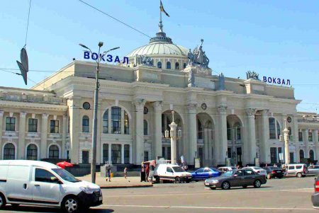 Пассажиры признали железнодорожный вокзал Одессы лучшим в Украине (фоторепортаж)