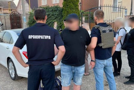 Шесть тысяч долларов с человека: миграционщик с двумя сообщниками переправлял призывников из Одесской области в Молдову (фото)